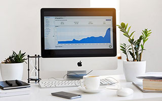 bob半岛体育平台-奥赖利梅开二度 曼城战胜阿森纳收获联赛杯冠军