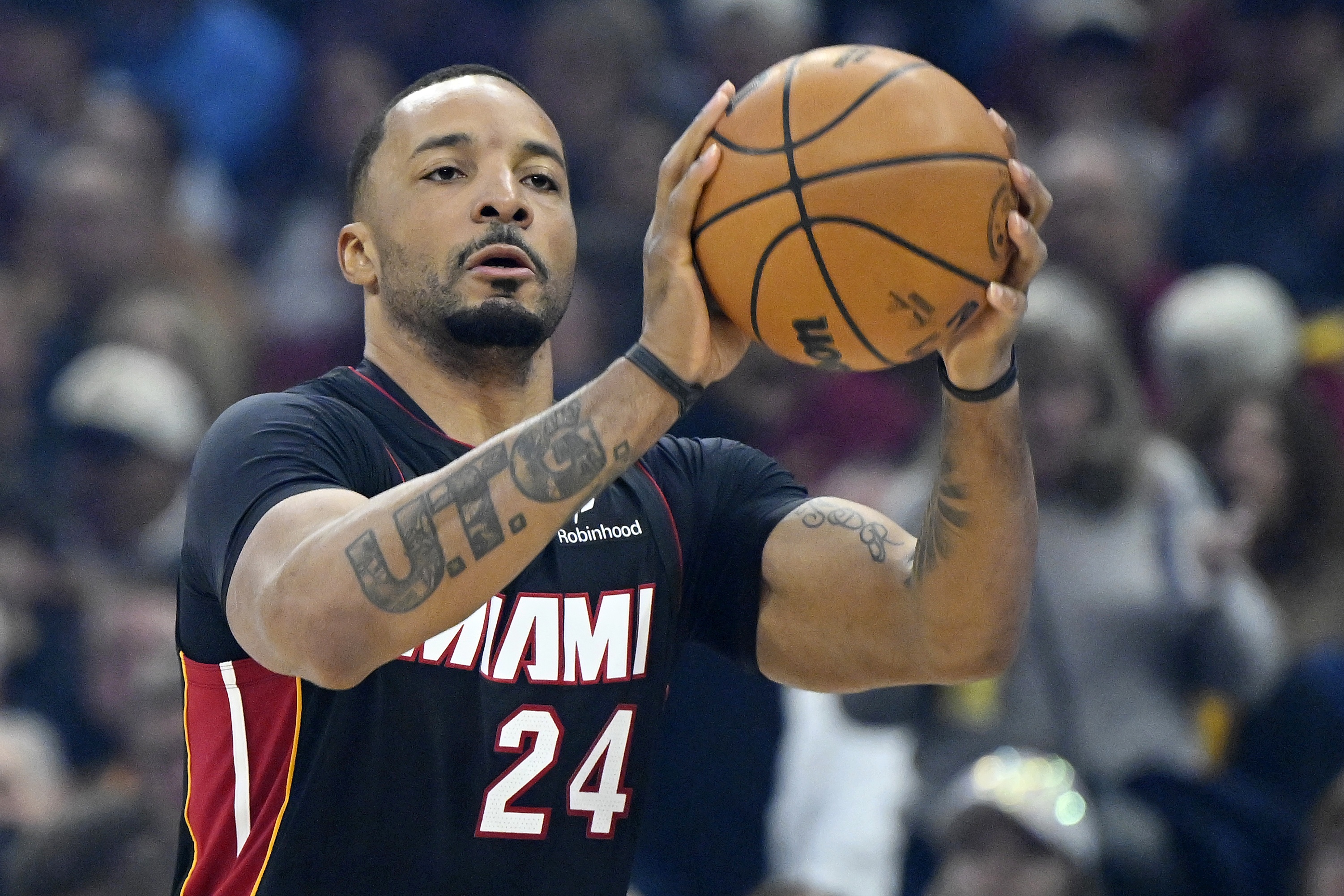 bob半岛体育官网-热火迎战76人 鲍威尔缺阵 维金斯&amp;哈克斯&amp;希罗出战